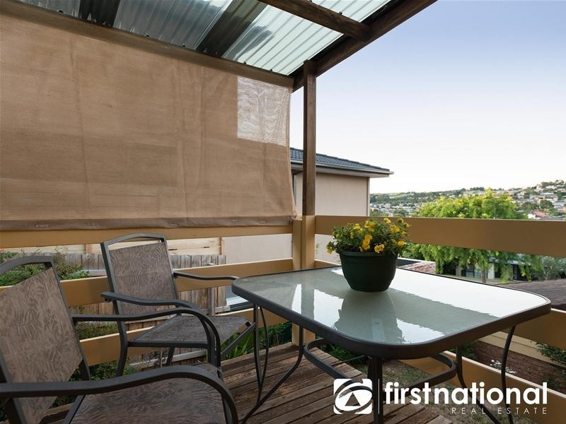 27 Telford  Drive, Berwick VIC 3806