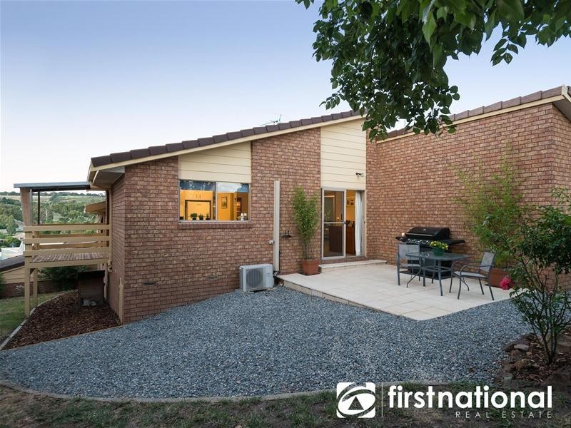 27 Telford  Drive, Berwick VIC 3806