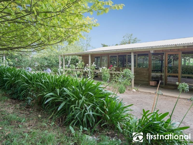 76 Beaconsfield-Emerald Road, Beaconsfield Upper VIC 3808