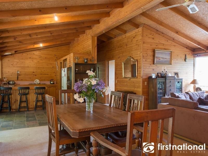 76 Beaconsfield-Emerald Road, Beaconsfield Upper VIC 3808