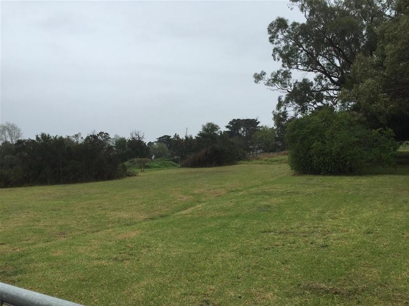 38 Railway Avenue, Tynong VIC 3813