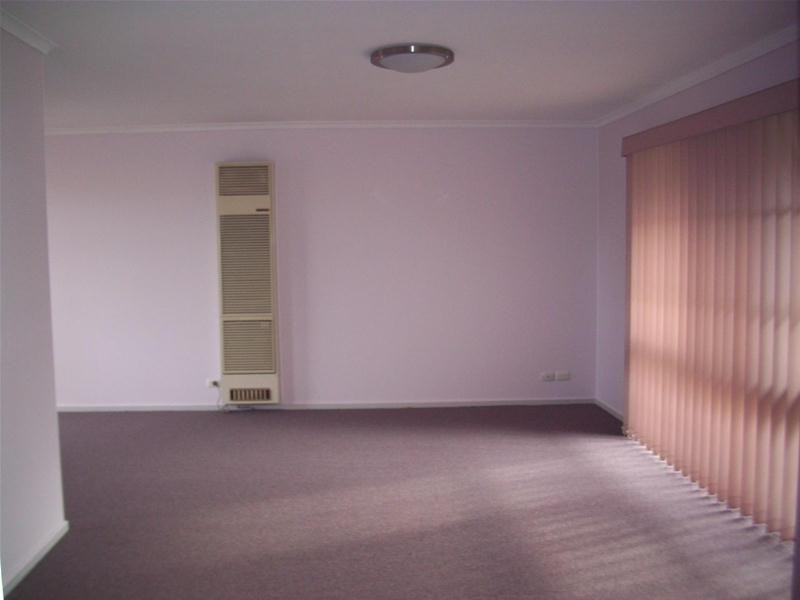 2/57 Amber Crescent, Narre Warren VIC 3805