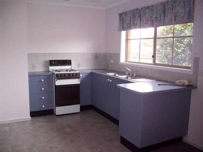 2/57 Amber Crescent, Narre Warren VIC 3805