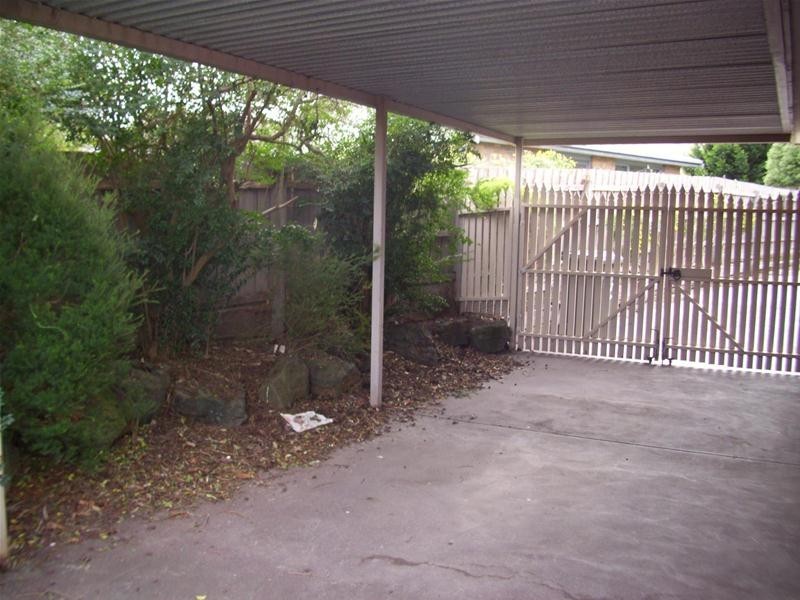 2/57 Amber Crescent, Narre Warren VIC 3805