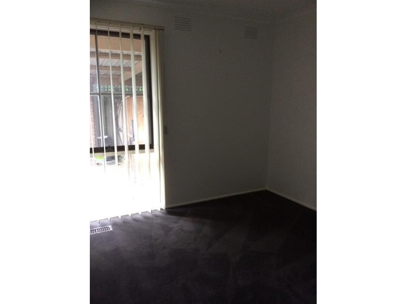 9 Mahon Crescent, Narre Warren VIC 3805