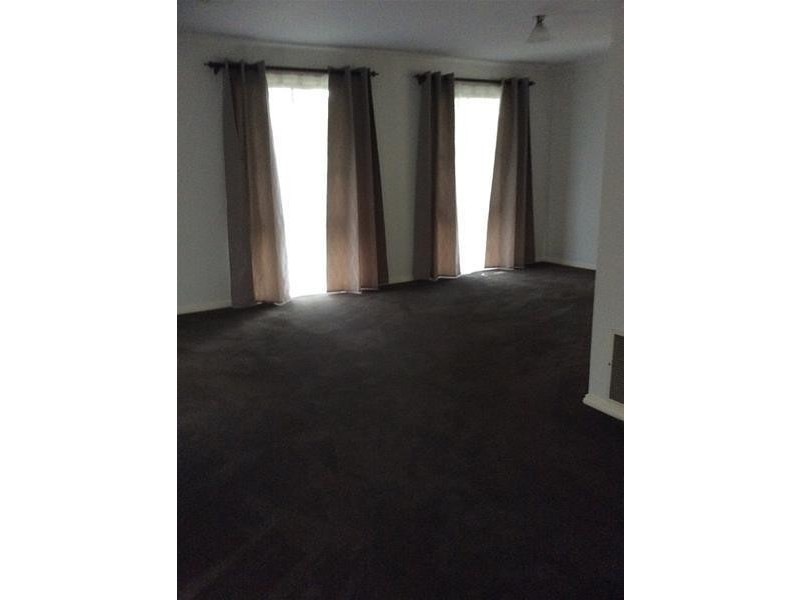 9 Mahon Crescent, Narre Warren VIC 3805