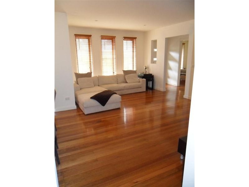 4 Manuka Road, Berwick VIC 3806