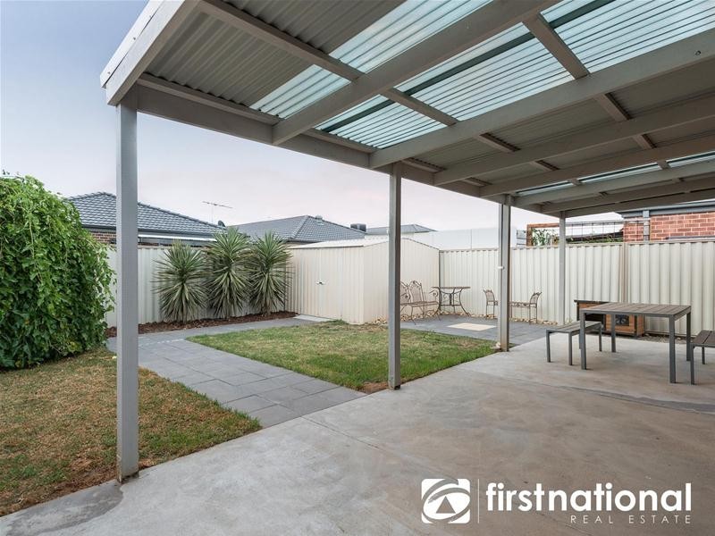 29 Warbler Street, Pakenham VIC 3810