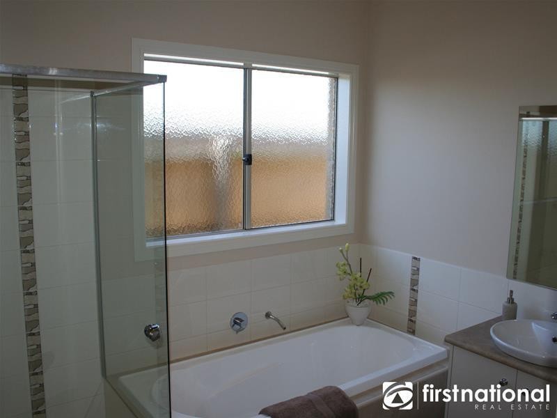 156 Webster Way, Pakenham VIC 3810