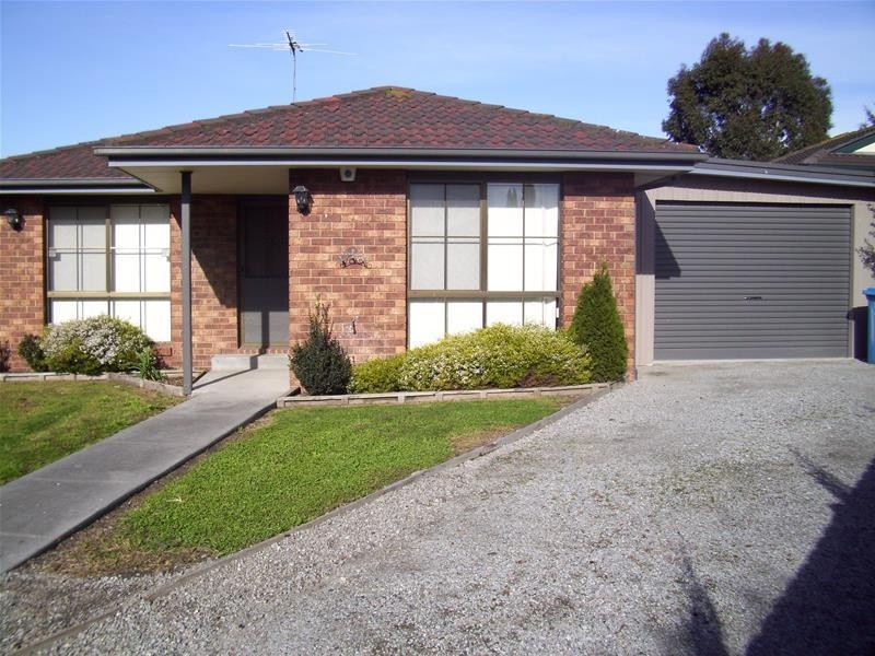 10 Ashton Rise, Narre Warren South VIC 3805