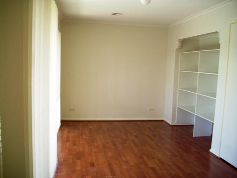 10 Ashton Rise, Narre Warren South VIC 3805