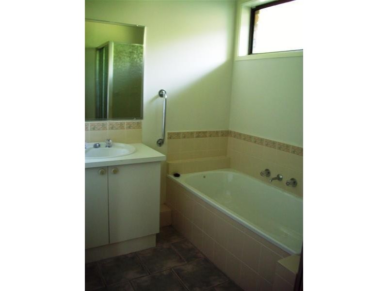 10 Ashton Rise, Narre Warren South VIC 3805