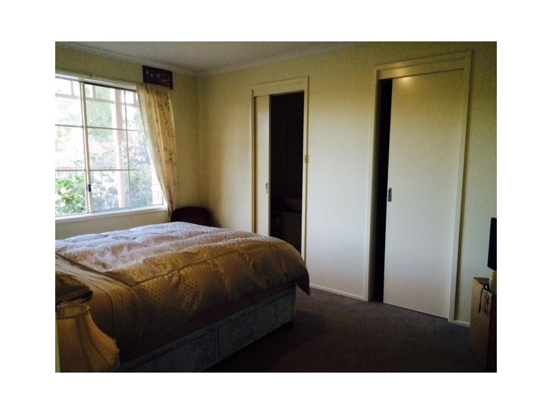 2 Cooma Court, Berwick VIC 3806