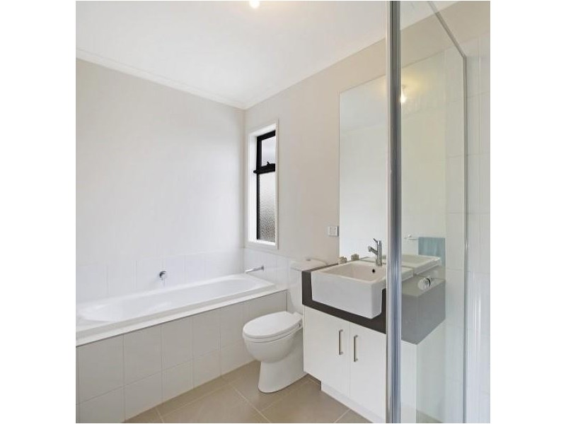 18 Officedale Road, Officer VIC 3809