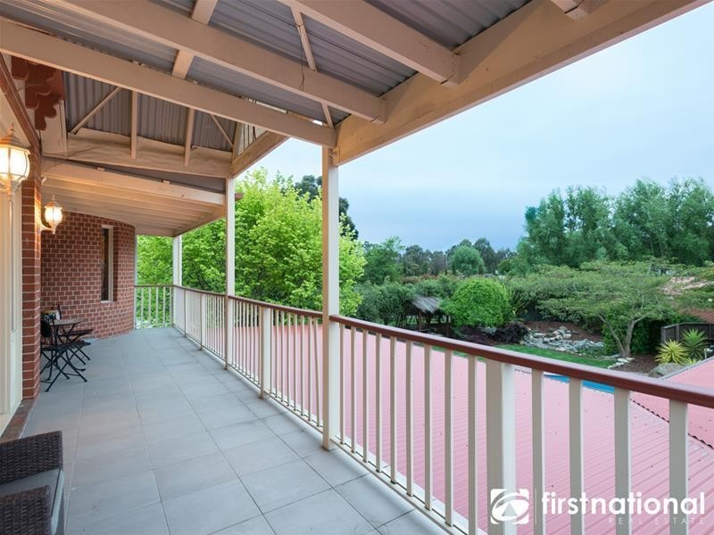 2 Barr  Court, Pakenham VIC 3810