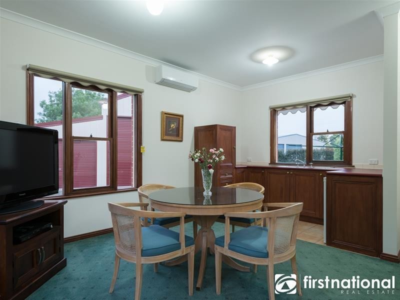 2 Barr  Court, Pakenham VIC 3810