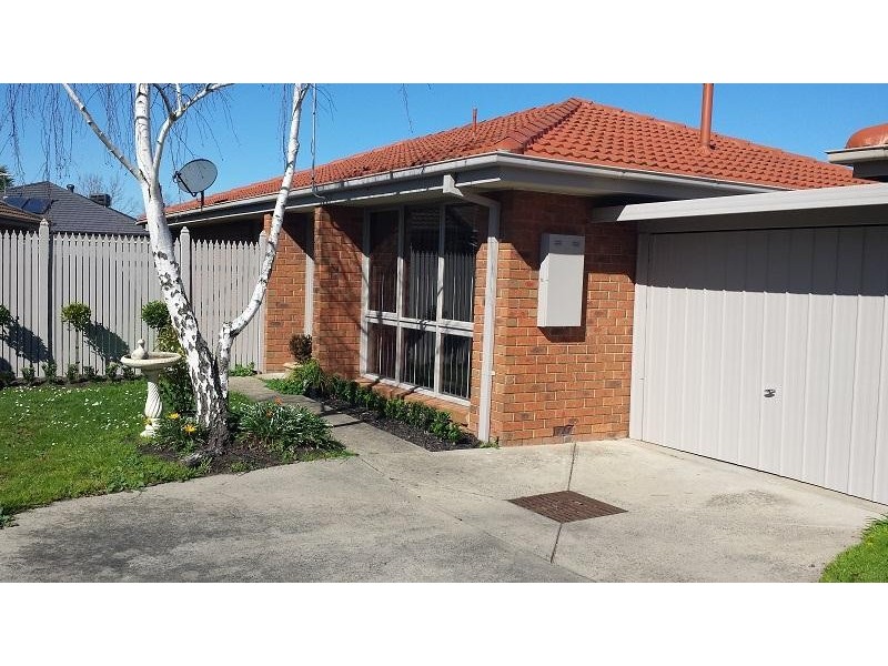 2/5 Stella  Street, Beaconsfield VIC 3807