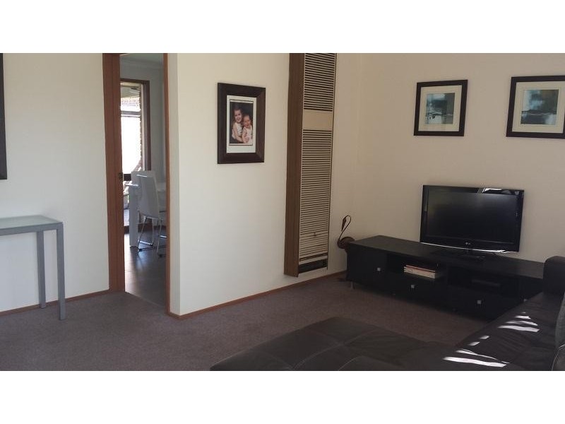 2/5 Stella  Street, Beaconsfield VIC 3807