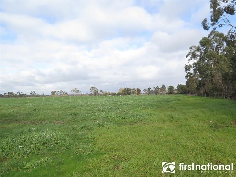 22 Spencer Street, Nar Nar Goon VIC 3812