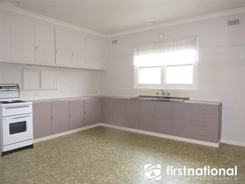 4 Henty Street, Pakenham VIC 3810