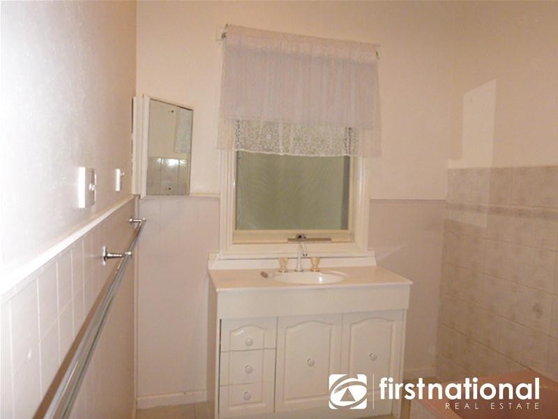 4 Henty Street, Pakenham VIC 3810