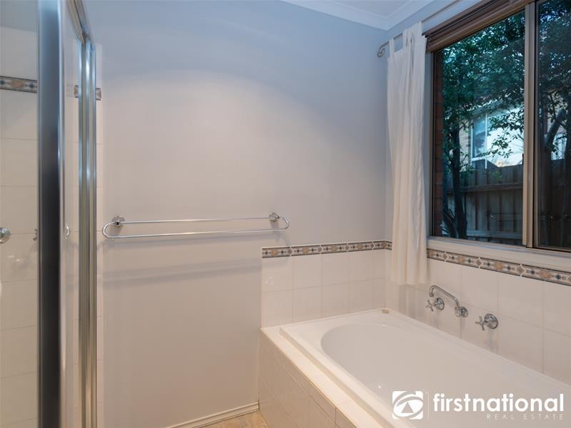 6 Dudley Mews, Pakenham VIC 3810