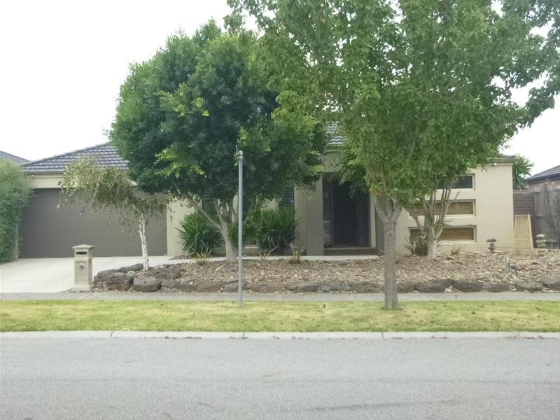 49 Von Nida Drive, Cranbourne North VIC 3977