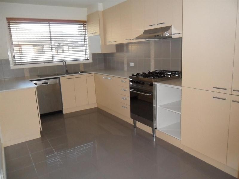 4 Manuka Road, Berwick VIC 3806