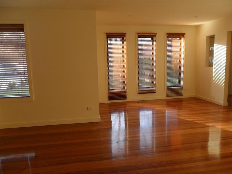 4 Manuka Road, Berwick VIC 3806