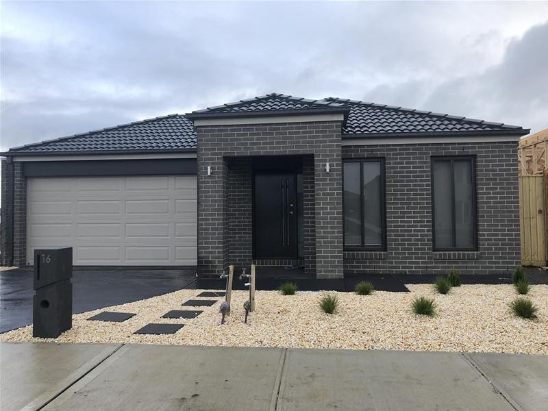 16 Speargrass Close, Clyde North VIC 3978