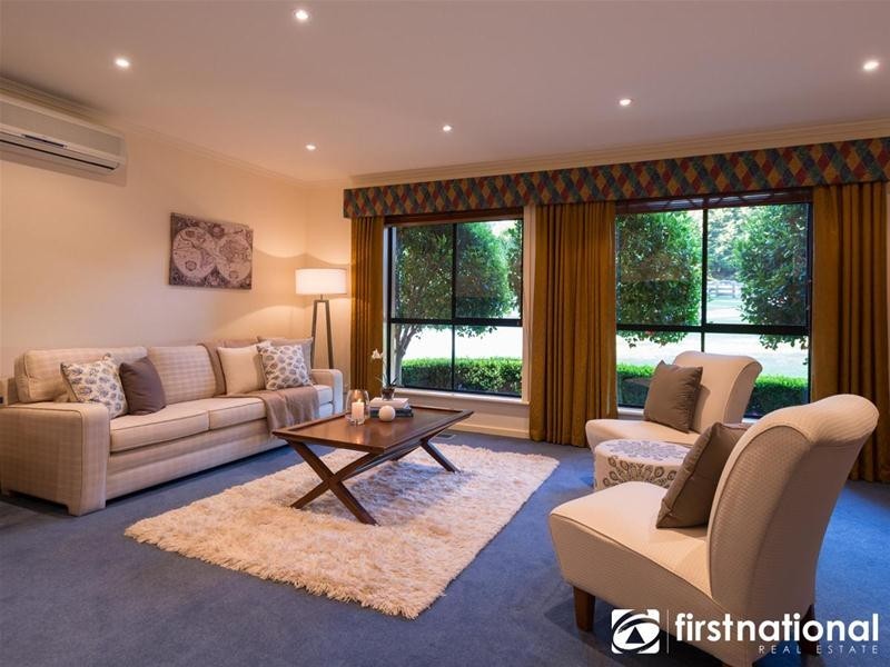 6 Farm Lane, Berwick VIC 3806