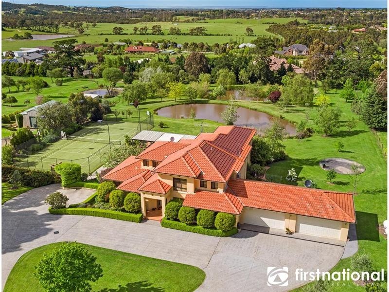 6 Farm Lane, Berwick VIC 3806