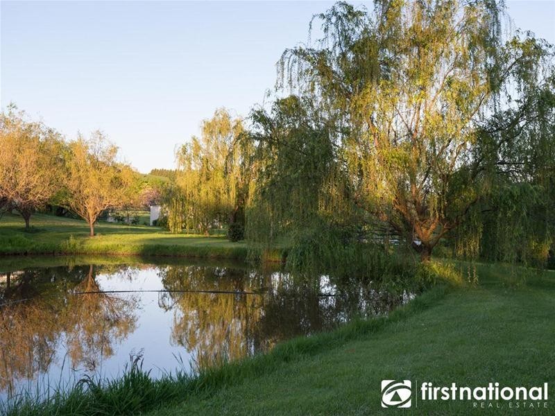 6 Farm Lane, Berwick VIC 3806