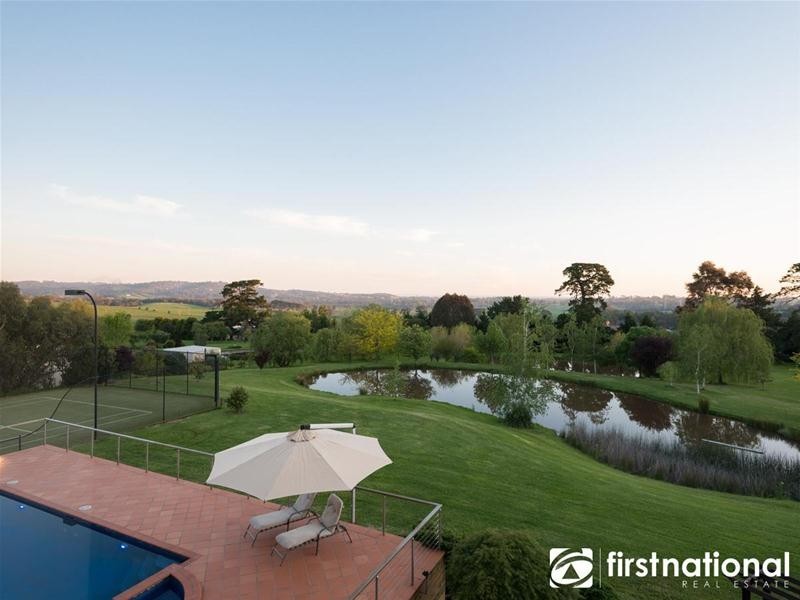 6 Farm Lane, Berwick VIC 3806