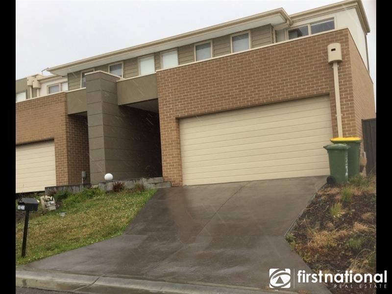 28/23 Atlantic Drive, Pakenham VIC 3810