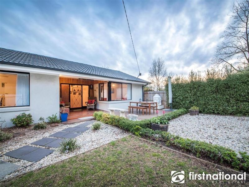 8 Inglis Road, Berwick VIC 3806