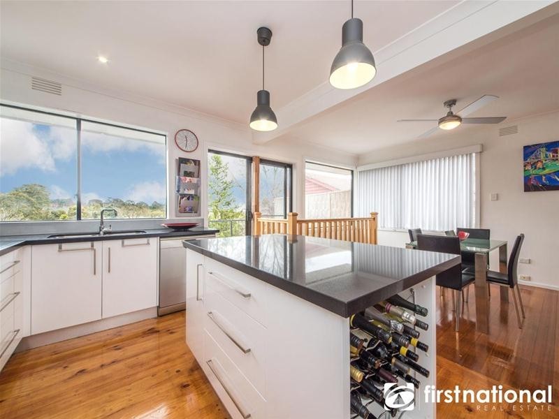 8 Inglis Road, Berwick VIC 3806