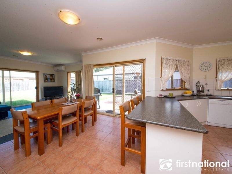 38 Stockmans Circuit, Pakenham VIC 3810