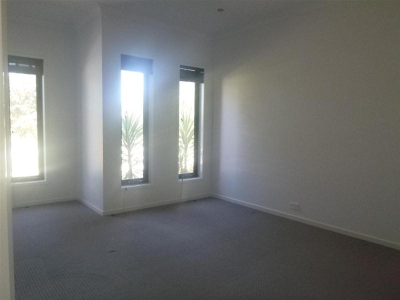 22 Georgetown Way, Officer VIC 3809