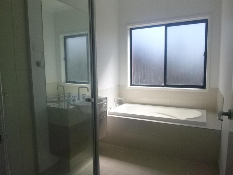 22 Georgetown Way, Officer VIC 3809