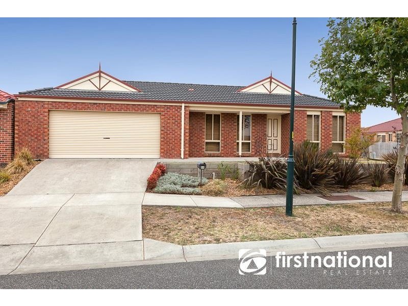 94 Sandalwood Drive, Pakenham VIC 3810