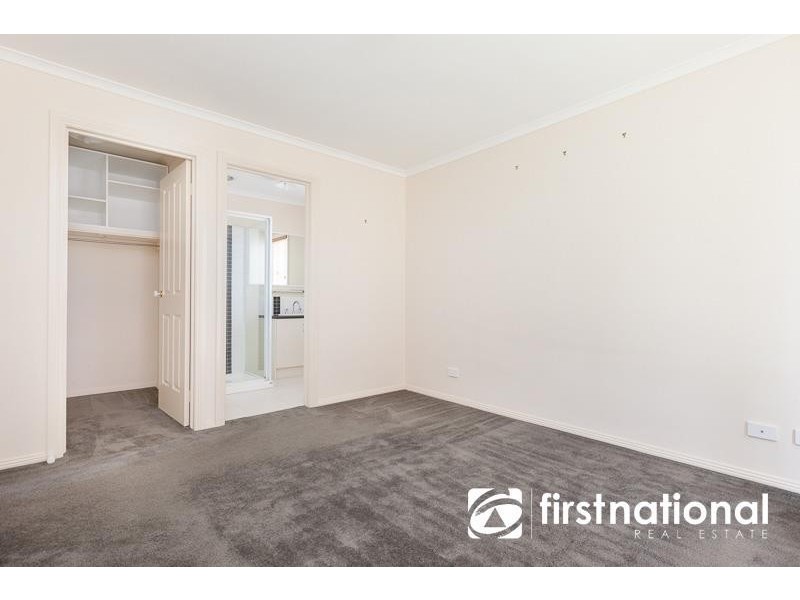 94 Sandalwood Drive, Pakenham VIC 3810