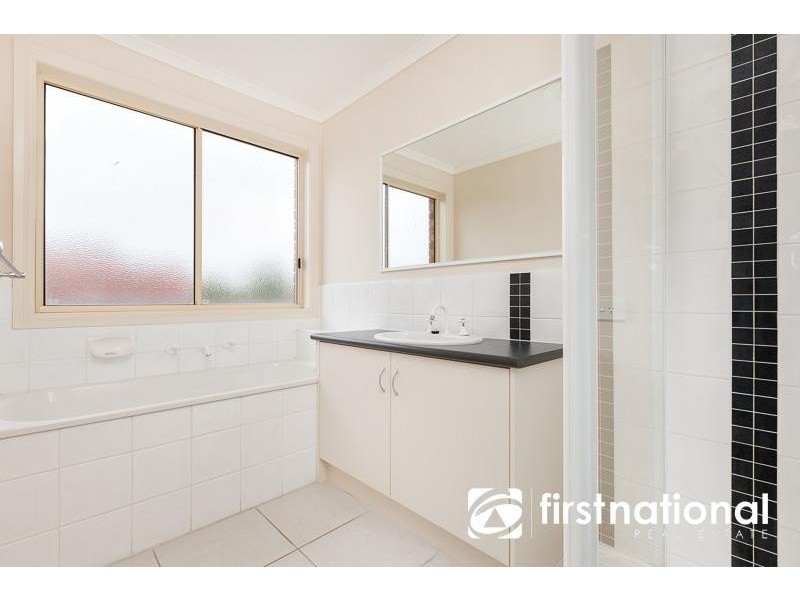 94 Sandalwood Drive, Pakenham VIC 3810