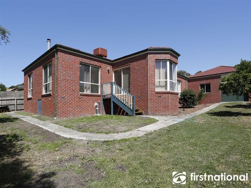 9 Innes Court, Berwick VIC 3806