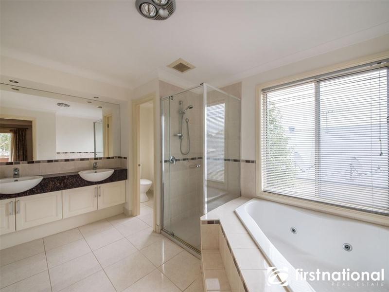 9 Packard Street, Berwick VIC 3806