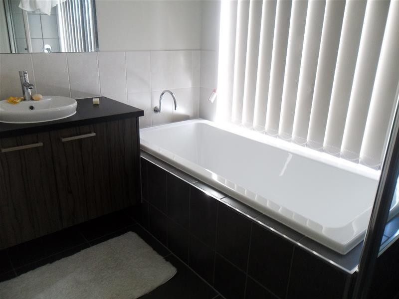 7 Heathfield Lane, Officer VIC 3809