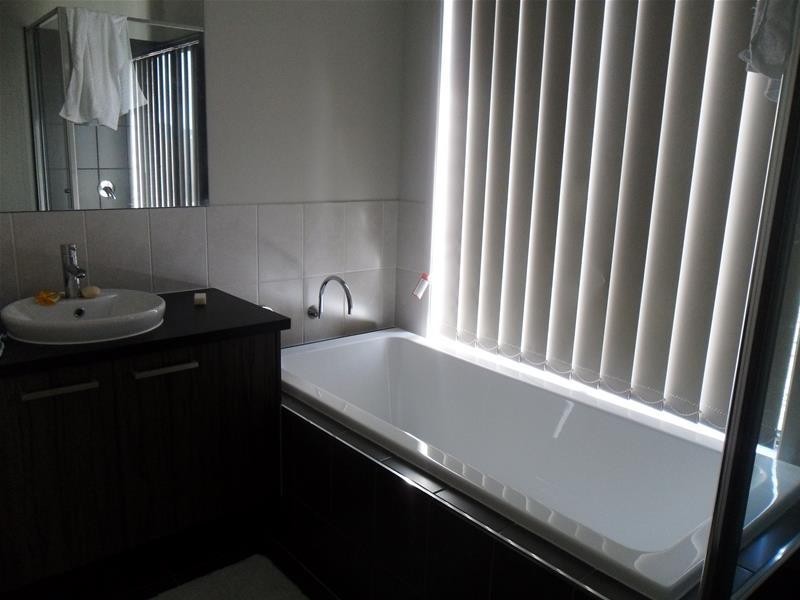 7 Heathfield Lane, Officer VIC 3809