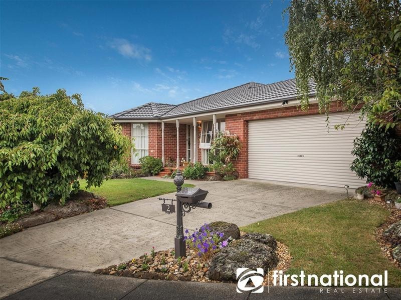 2 Bayliss Court, Berwick VIC 3806