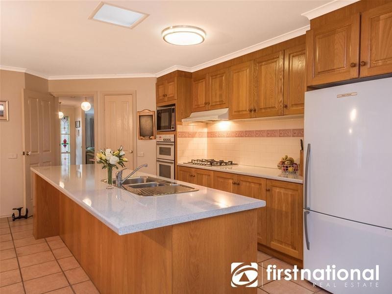 2 Bayliss Court, Berwick VIC 3806