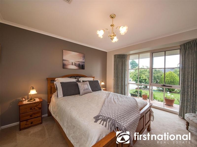 2 Bayliss Court, Berwick VIC 3806